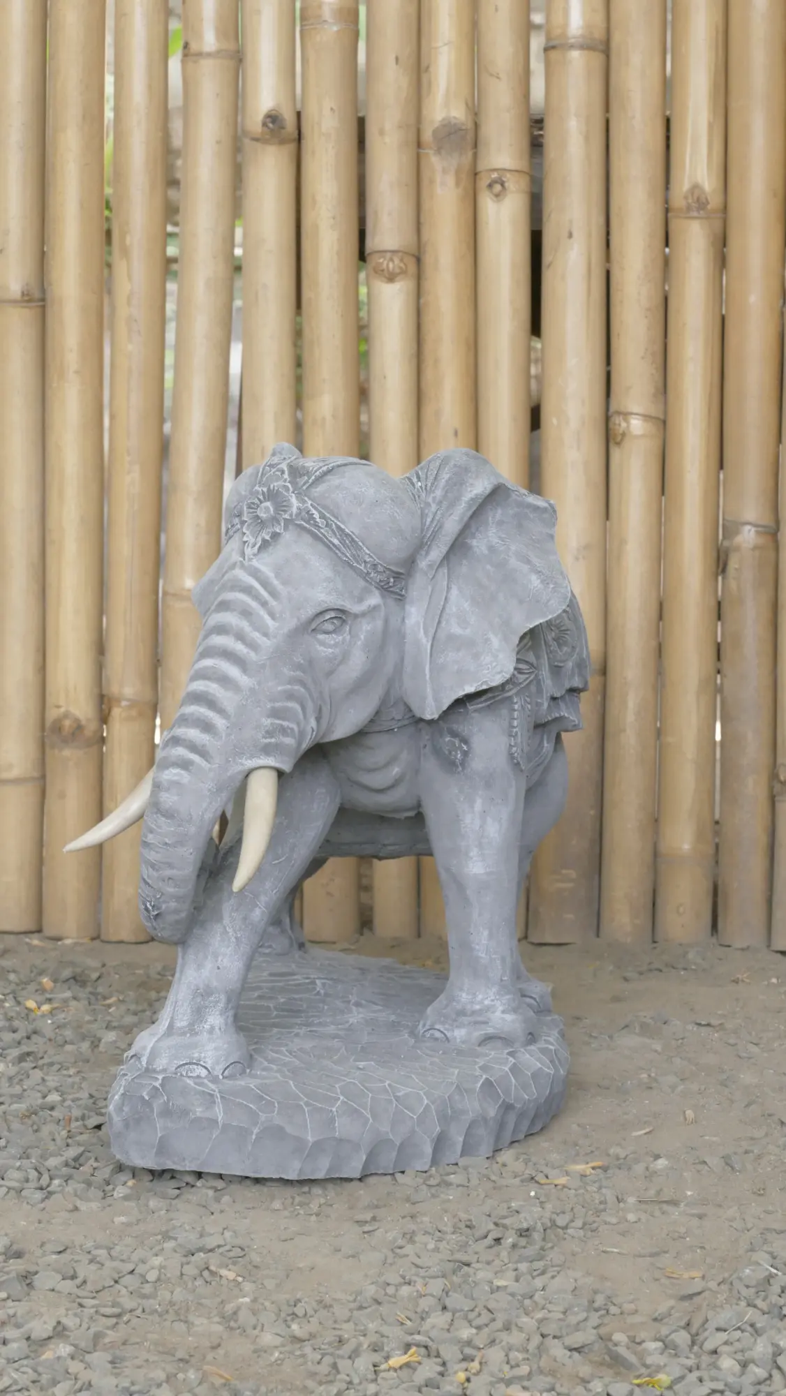  Product image 6 of the product “Nandi - Small Elephant bending to the right, 45cm L | cast stone ”